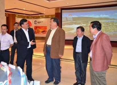 全國政協科教文衛體委員會副主任、中國文聯副主席、中國音樂文學學會主席陳曉光參觀考察仁和集團