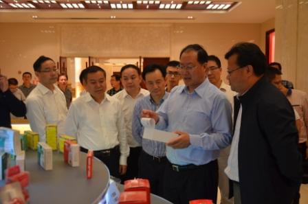 江西省委常委、常務(wù)副省長毛偉明視察仁和集團(tuán) (1).jpg